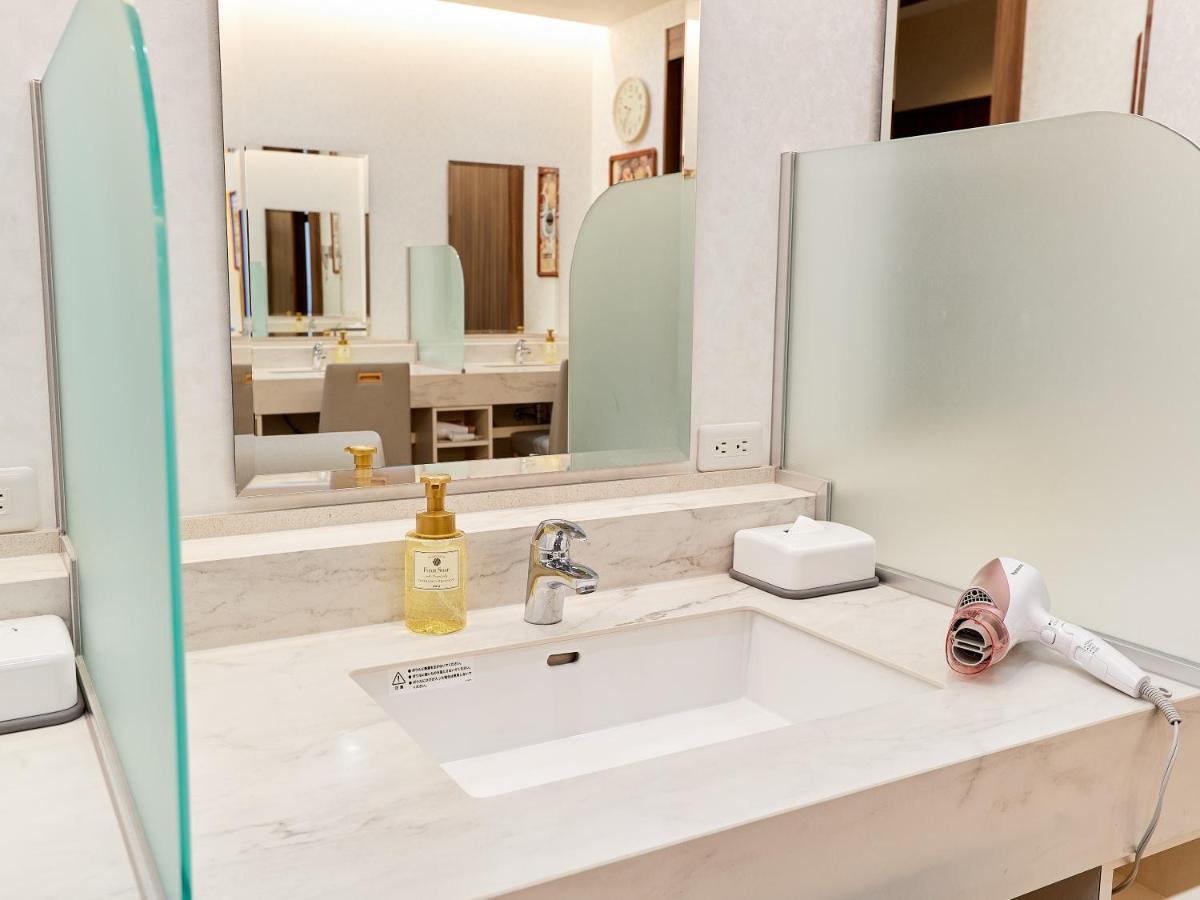 Grand Cabin Hotel Naha Oroku Екстериор снимка